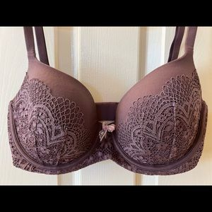 Victoria’s Secret Body by Victoria Lined Lace Demi Bra